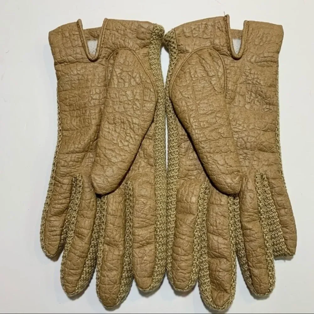 NWOT‎ Aris Snuggler Tan Vinyl Lined Winter Gloves